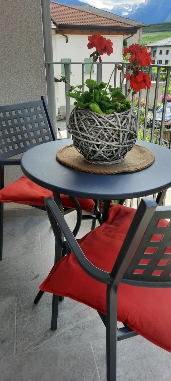 Orizzonti D'Anaunia Aparthotel Tassullo Exteriör bild