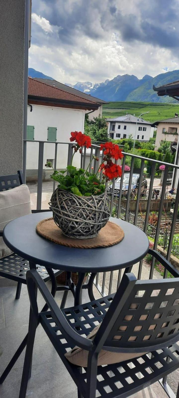 Orizzonti D'Anaunia Aparthotel Tassullo Exteriör bild
